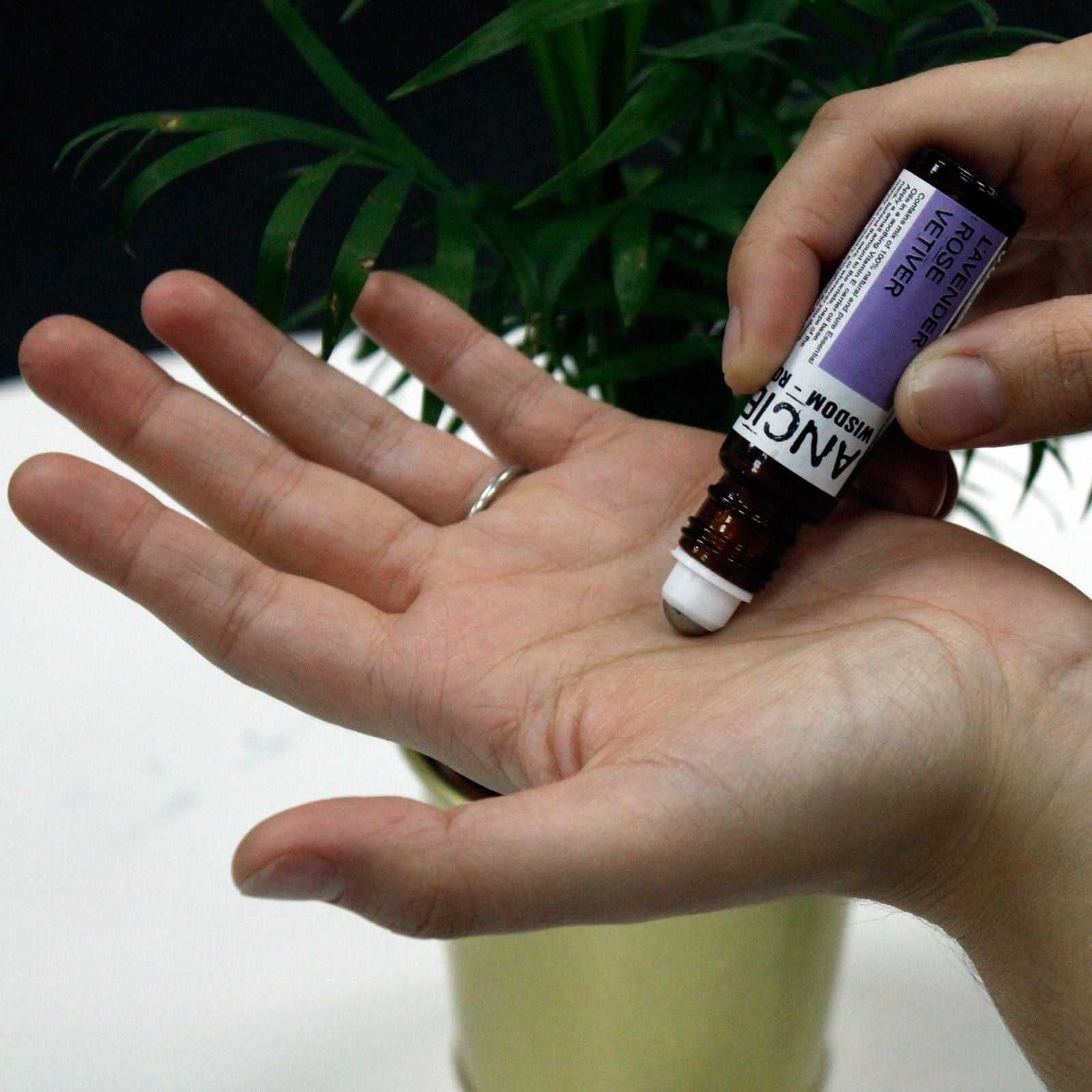 Roll - On Ätherisches Öl "Get Physical" 10ml – Energie - Mischung - Homeiyfy