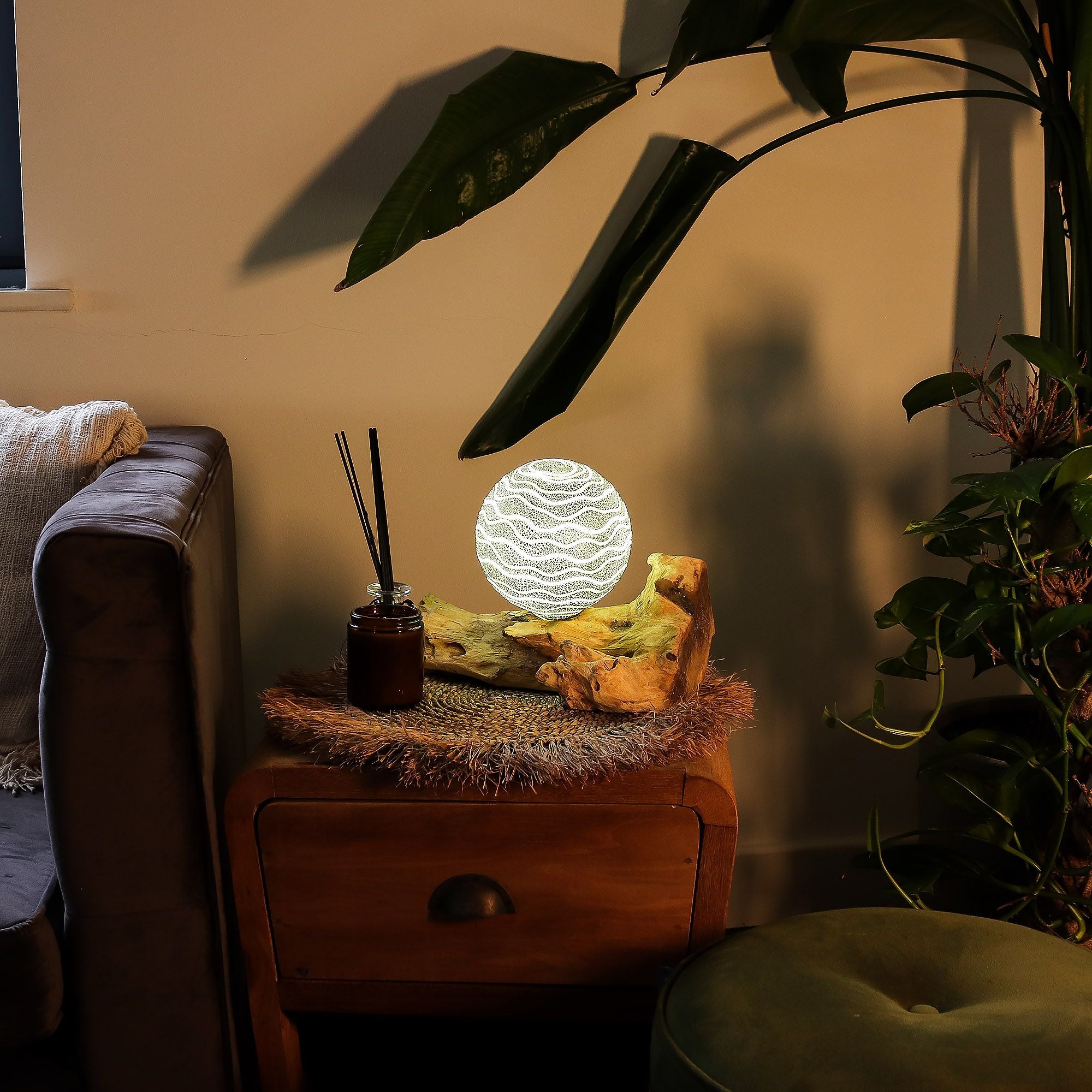 DriftGlow Treibholz-Lampe Luna Grau – Handgefertigt